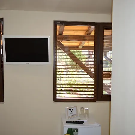 Vasilena самостоятелно наемане Free Parking 3*