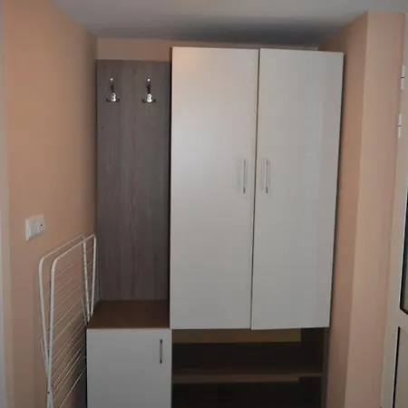 Vasilena самостоятелно наемане Free Parking 3*