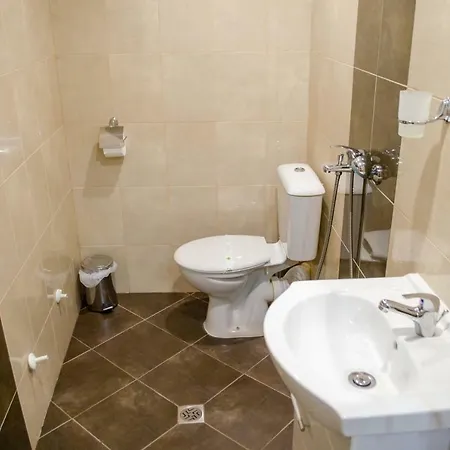 Vasilena самостоятелно наемане Free Parking Сапарева Баня